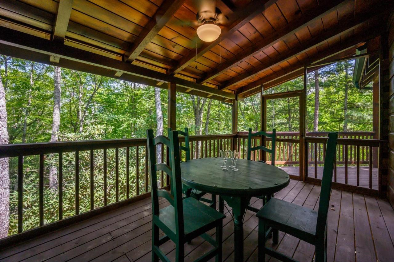 Gypsy Road - Privacy! Log Cabin With Hot Tub, Wifi, Directv And Arcade Sevierville Exterior photo